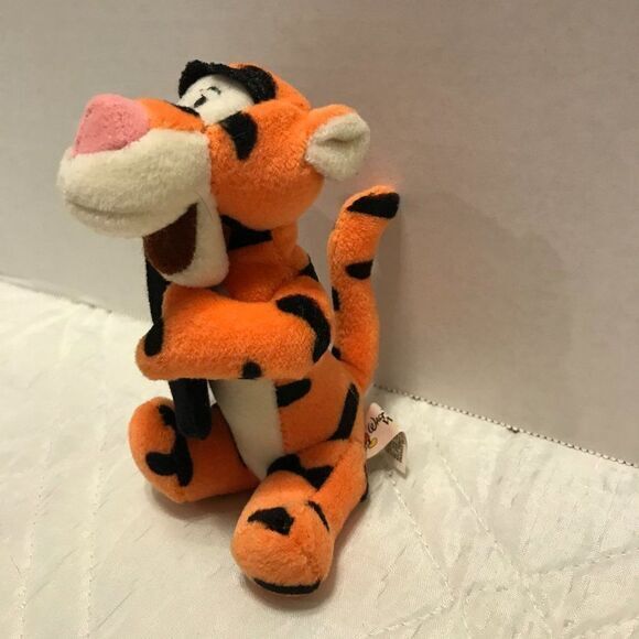 Walt Disney World 5 inch Tigger plush holding picture frame - Picture 3 of 4